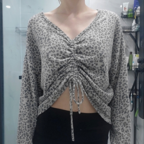𝅺leapord Print Super Soft Rouched Top - Picture 10 of 10